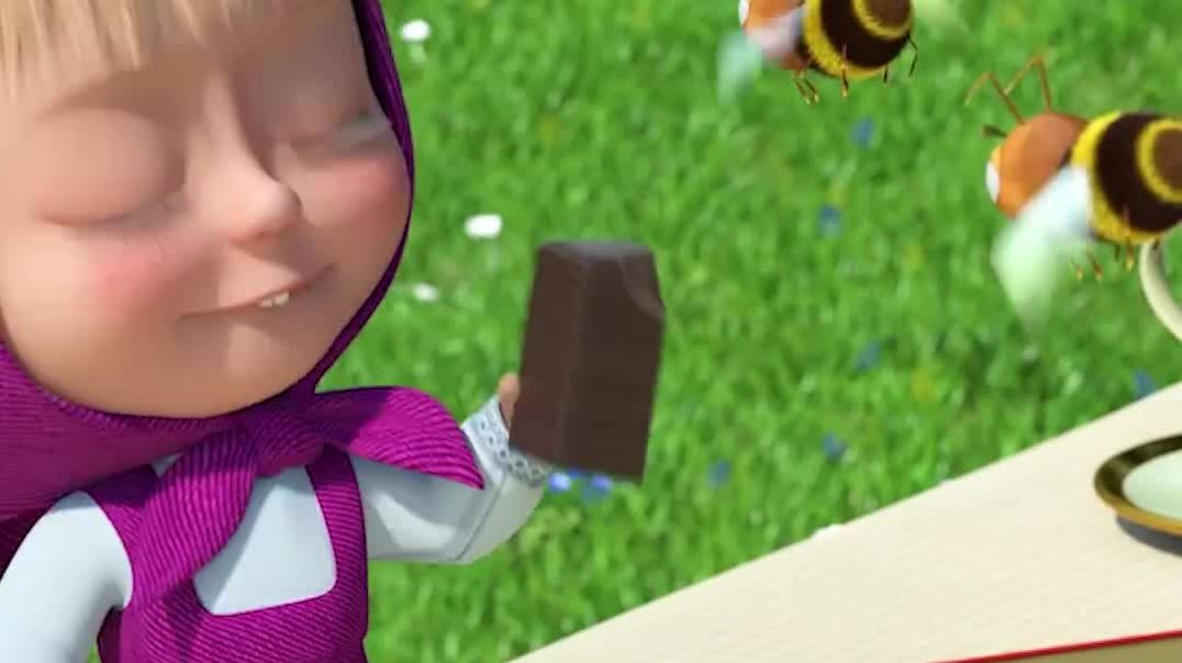 ⁣Even_bees_love_chocolate!_💖🍫_#Wellbeeing_#MashaAndTheBear_#Shorts_#cartoonforkids_#kids(1080p)