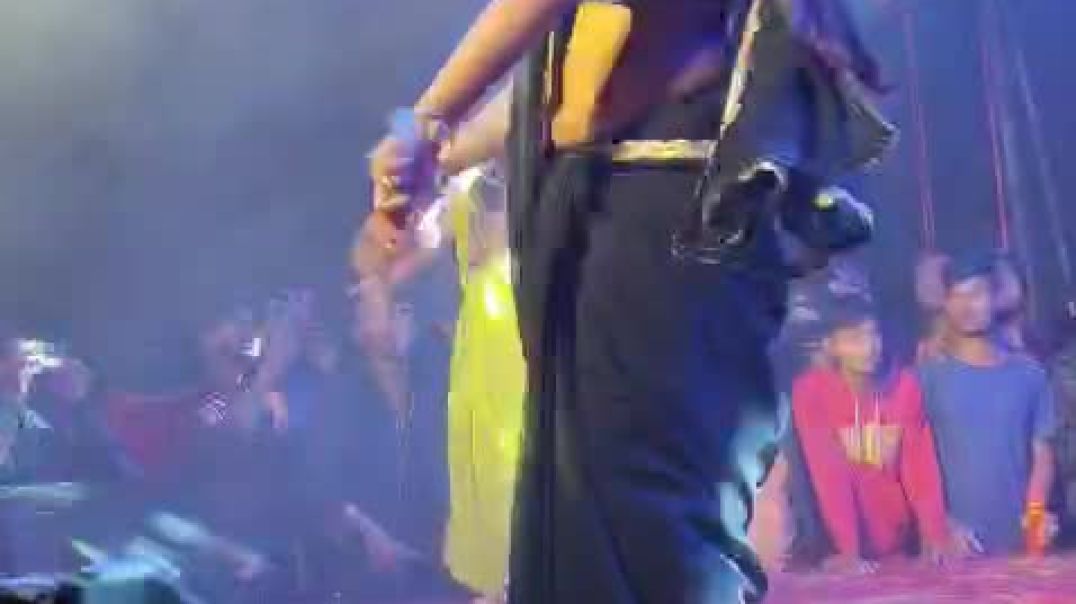 ⁣baithal rahi kera ke tham par