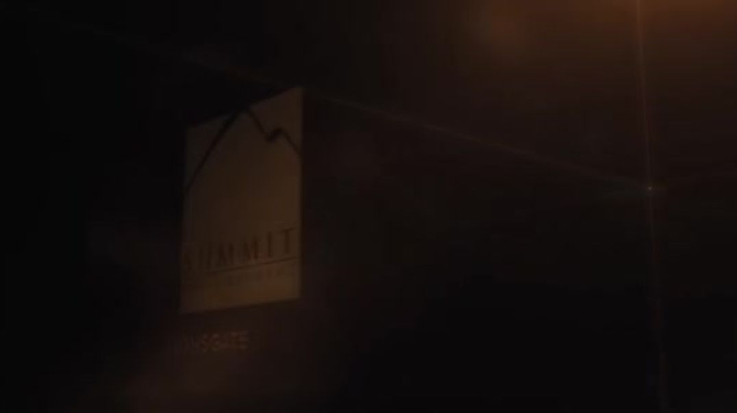 ⁣Divergent (2014) (Hindi + English)