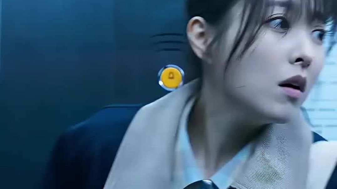 ⁣She_Got_Trapped_With_a_Man_Who_Turned_Into_Water_🤯___#shorts(720p)