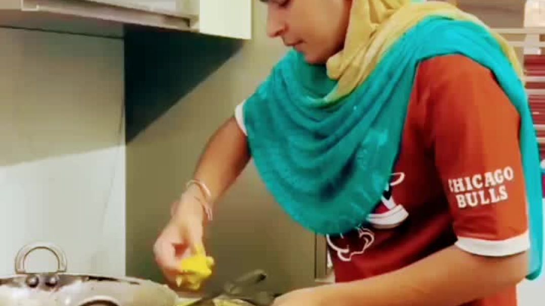 ⁣America vs indina weather ☁️#viral #funny #comedy #trending #youtubepersonality #indian #indianmoms