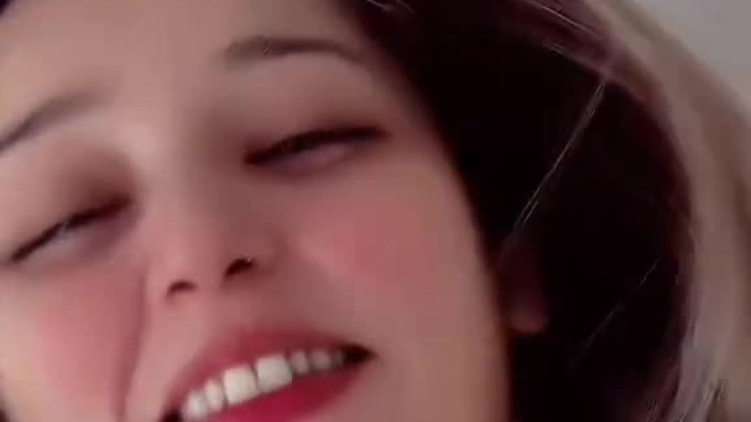 ⁣महबूब मांगे तो देनी पड़ती है