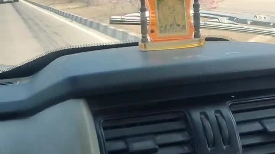 ⁣Ham dono dost sah me masti kar ny nika ly🚙🚙😁😇