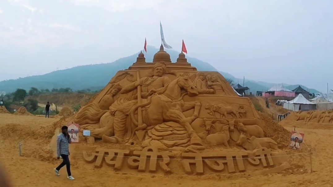 ⁣पुष्कर मेले में बने विश्वप्रसिद्ध सैंड आर्ट