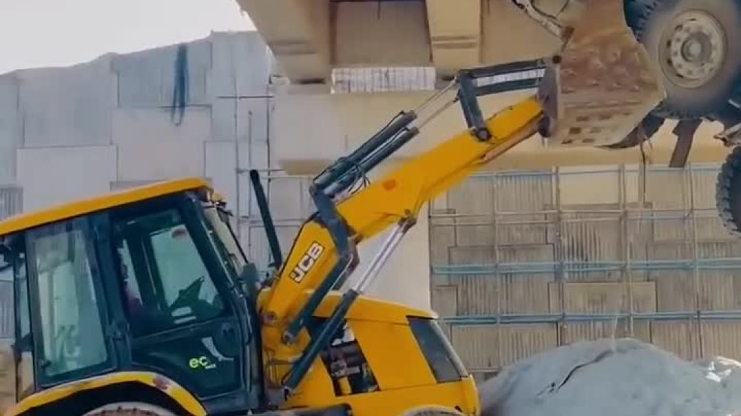 Bharatbenz_front_up😲#bharathbenz_#automobile_#tata(720p)