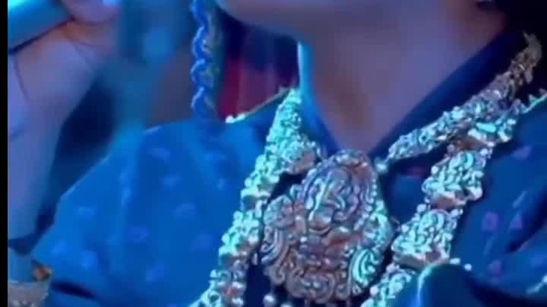 ⁣Sarso_se_bhare_khalihan_mere।।_गीता_रेबारी।।_Hindi_song।।_#trending_#viralvideo_#geetarabari(720p)