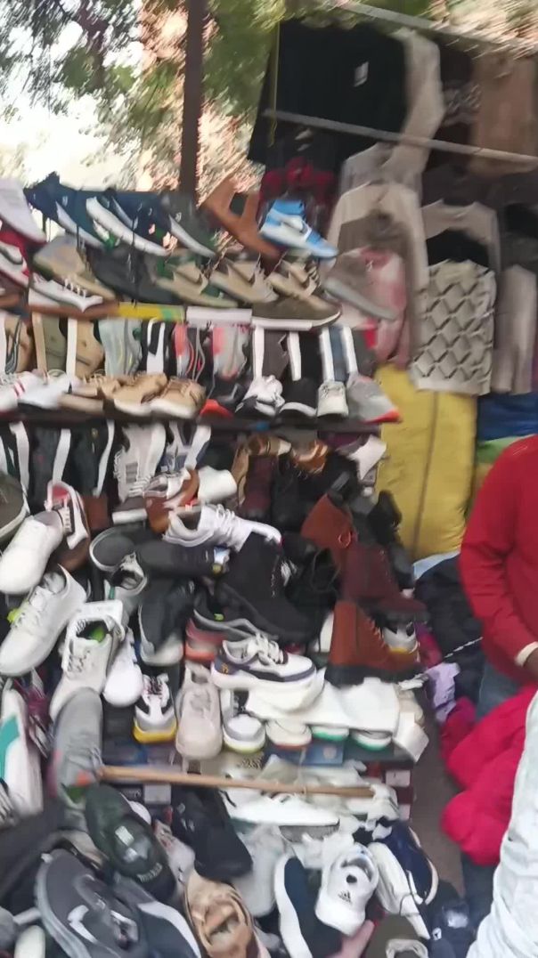 Shoes Janpath Market