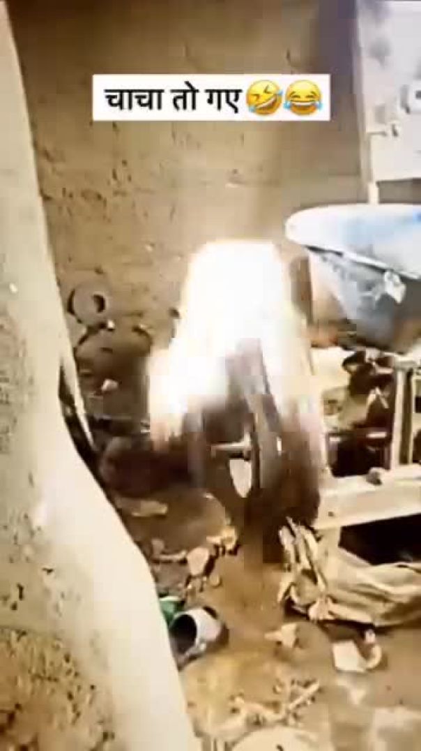 Chacha chaki chalu kar raha 😲👻🤣 _trendingreels _viral _comedy _funny _shorts _trending(MP4)