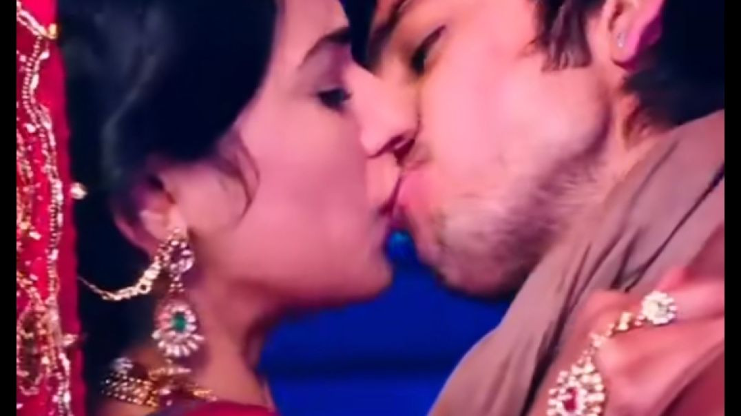 ⁣Ramul Preet Singh Kissing | Kiss Status | Couple Romance