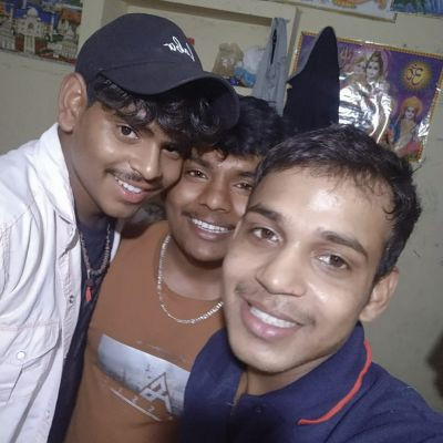 102210999618686148832