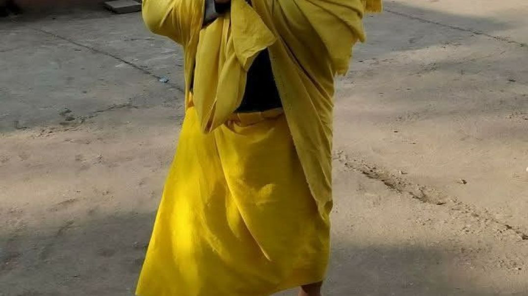 ⁣Ek Gaon Mai Premanand Maharaj Ghoomne Aaye