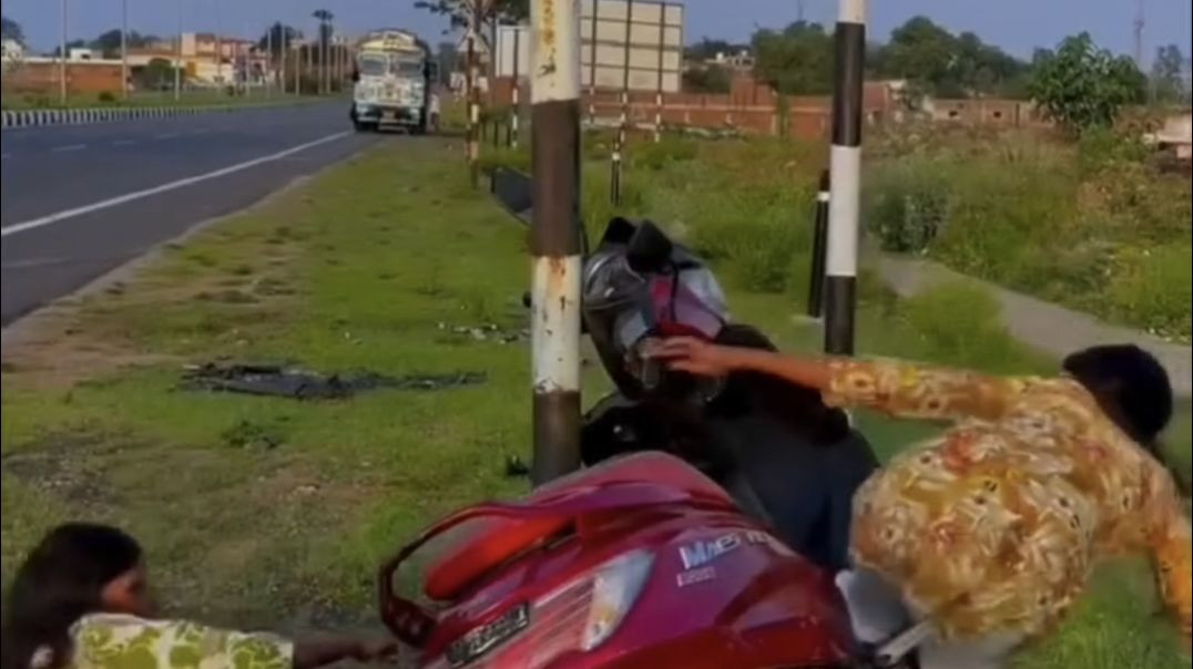 भाई ने बताया हॉस्पिटल जाने का सबसे शॉर्टकट रास्ता 😂🏥 #funnyvideo#hindicomedy#apnatube