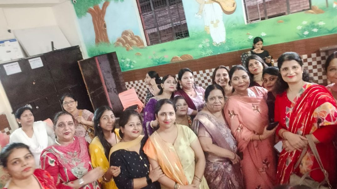 ⁣Song for all teachers