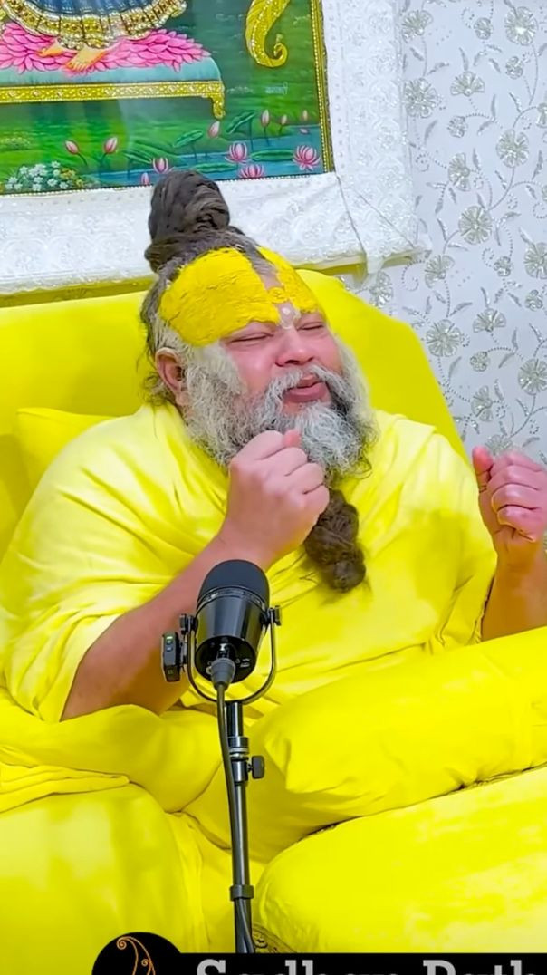 कुछ__लडकी_बहुत__छोटे_वस्त्र__॥premanand_Govind_sharan_ji_maharaj_#bhajan_#shri_#shortfeed(360p)