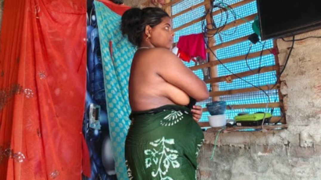 ⁣Cute_couple_vlog__इस_टाइम_कौन_चॉकलेट_खाती_है😂_Puja_ko_chahie_Cadbury__#couple_❤️(480p)