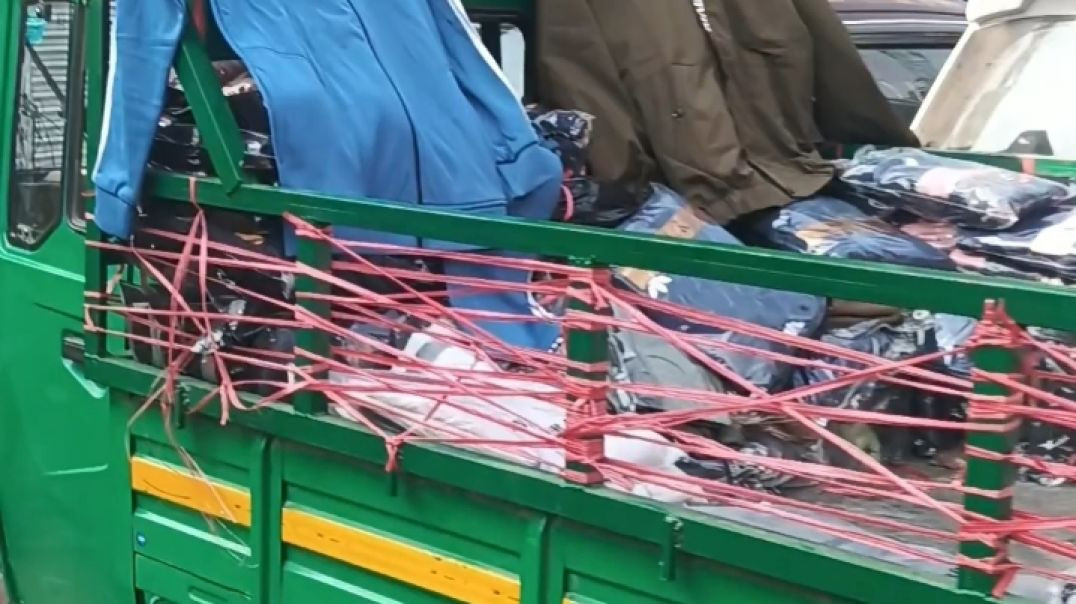 ⁣Seelampur pur Bazaar Tour Vlog || Rs 250 Tracksuits