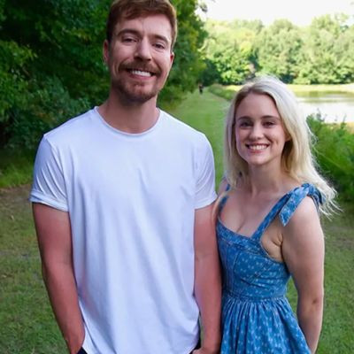 104700427691320110565 