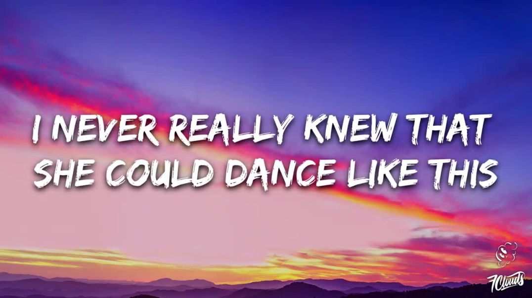 ⁣Shakira,_Ed_Sheeran,_Beéle_-_Hips_Don_t_Lie__Letra_Lyrics_(720p)