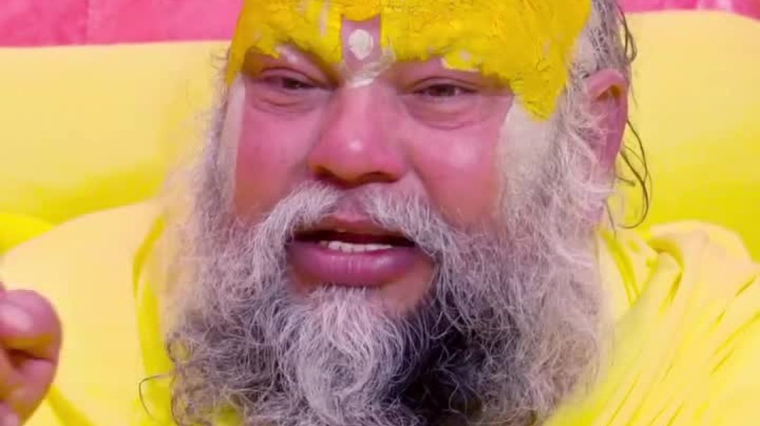 ⁣माता-पिता की एक ऐसी कहानी महाराज जी ने सुनाई जिसने हमारा दिल छू लिया।