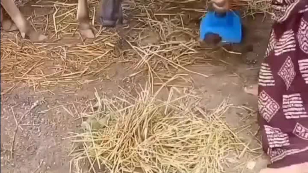 #बॅलरच्या_टोपणापासून_खोऱ्या_बनवायची_पद्धत