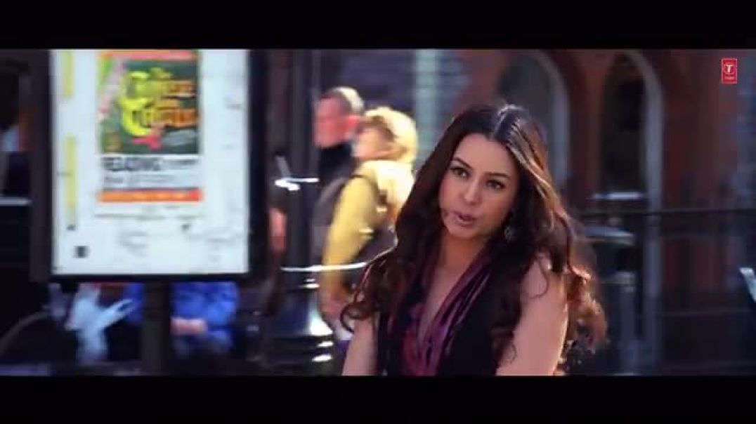 Pehle_Kabhi_Na_Mera_Haal_-_Video_Song___Baghban___Udit_Narayan,_Alka_Yagnik___Salman_Khan,_Mahima(36