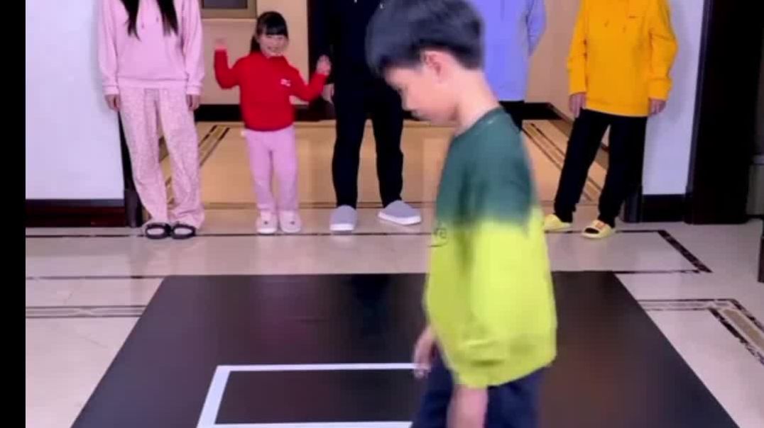 ⁣इस चुनौती को कौन जीतेगा? Who will win this challenge ? #shorts #entrtentment