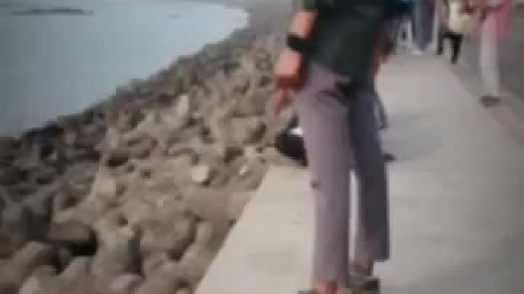 ⁣आज_मैं_आपको_लेकर_चल_रहा_हूँ_Churchgate,_Mumbai_की_खूबसूरत_गलियों_में।_यहाँ_की_सड़कों,_लोगों_और(360p)