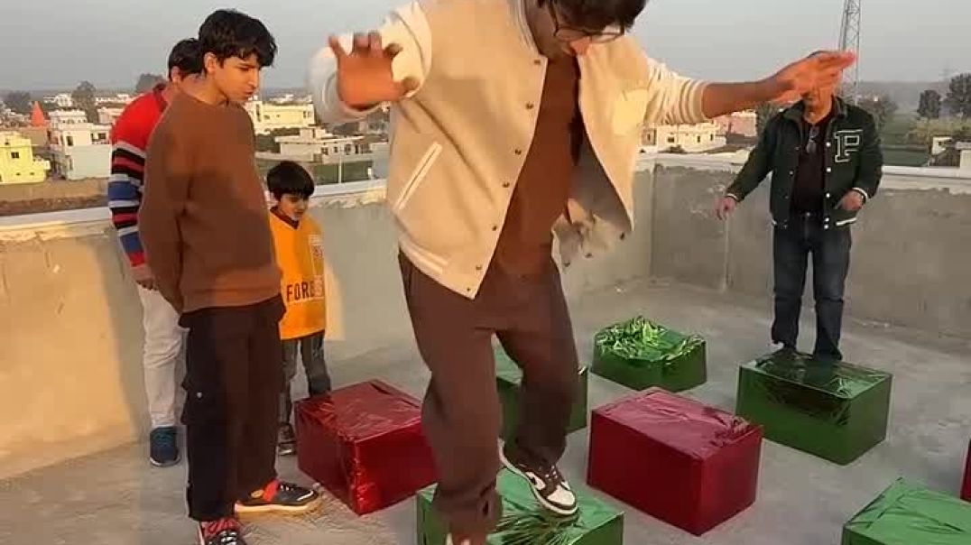 ⁣नए_घर_में_बॉक्स_गेम_खेलना_🧐😂__703_75_कठिन_चुनौती__@souravjoshivlogs7028_#boxgame_#family_#fun(720p)