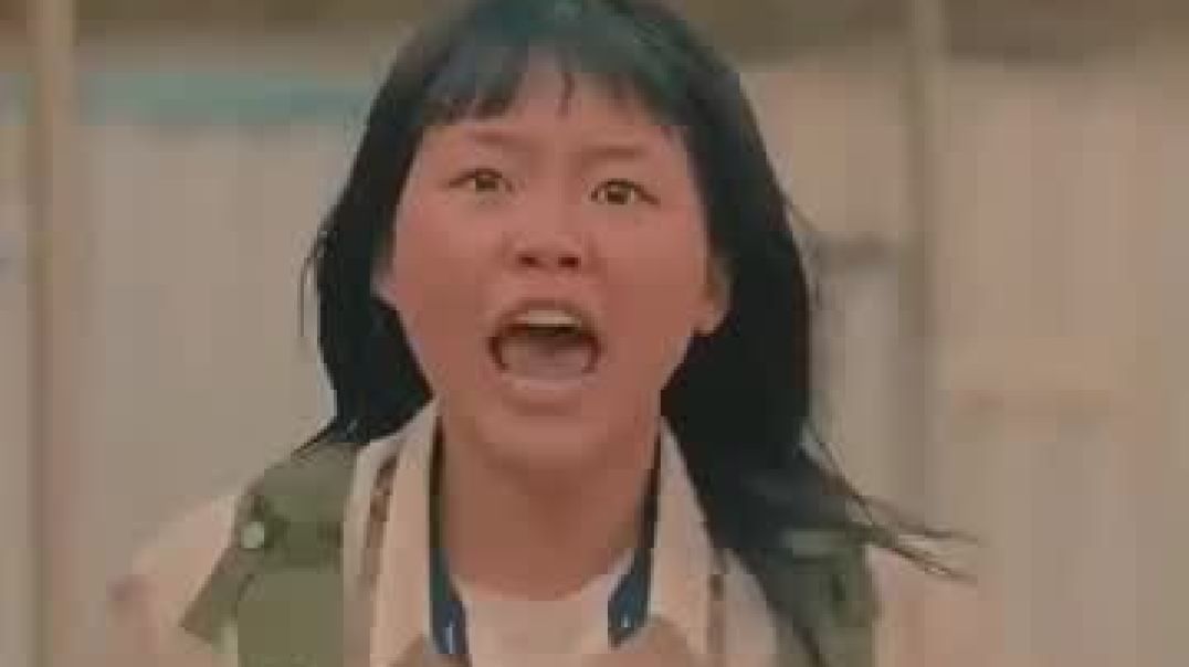 The_monster_started_chasing_everyone_😱