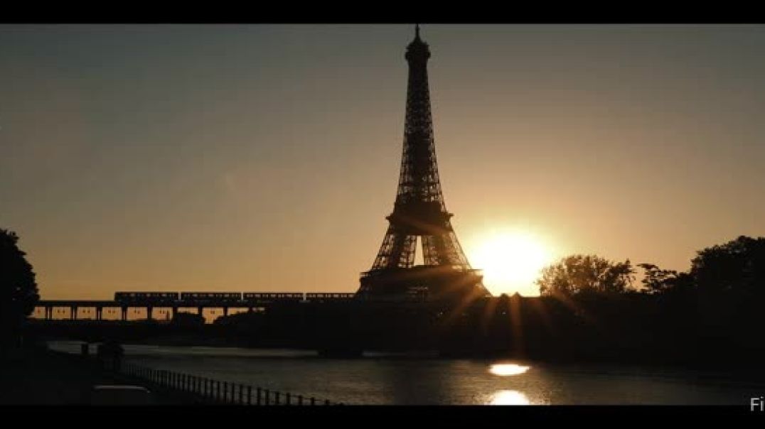 Emily_in_Paris_2025_Hindi_Dubbed_S05EP06-10