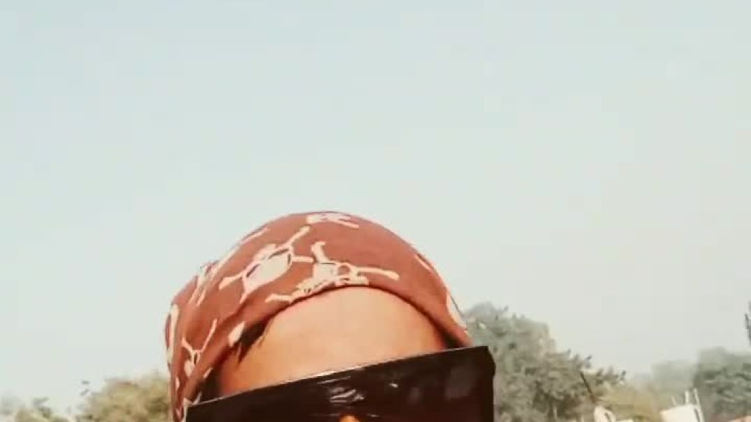 ⁣aadat se majboor full song_ladies vs ricky bahl_ranveer singh, anushka sharma