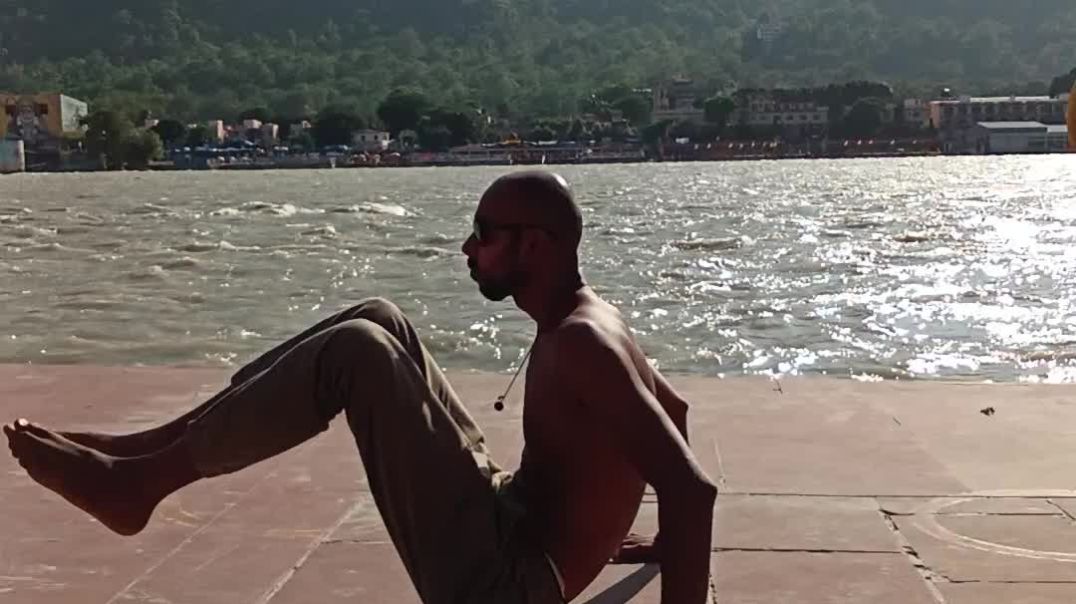 गंगा किनारे कसरत