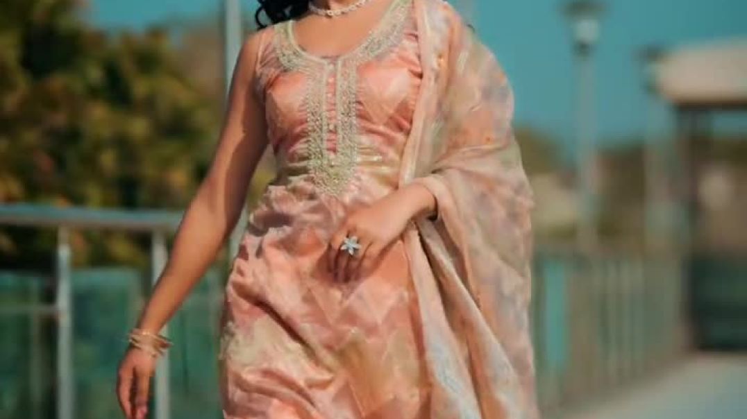 ⁣Beautiful lady 😜🤗