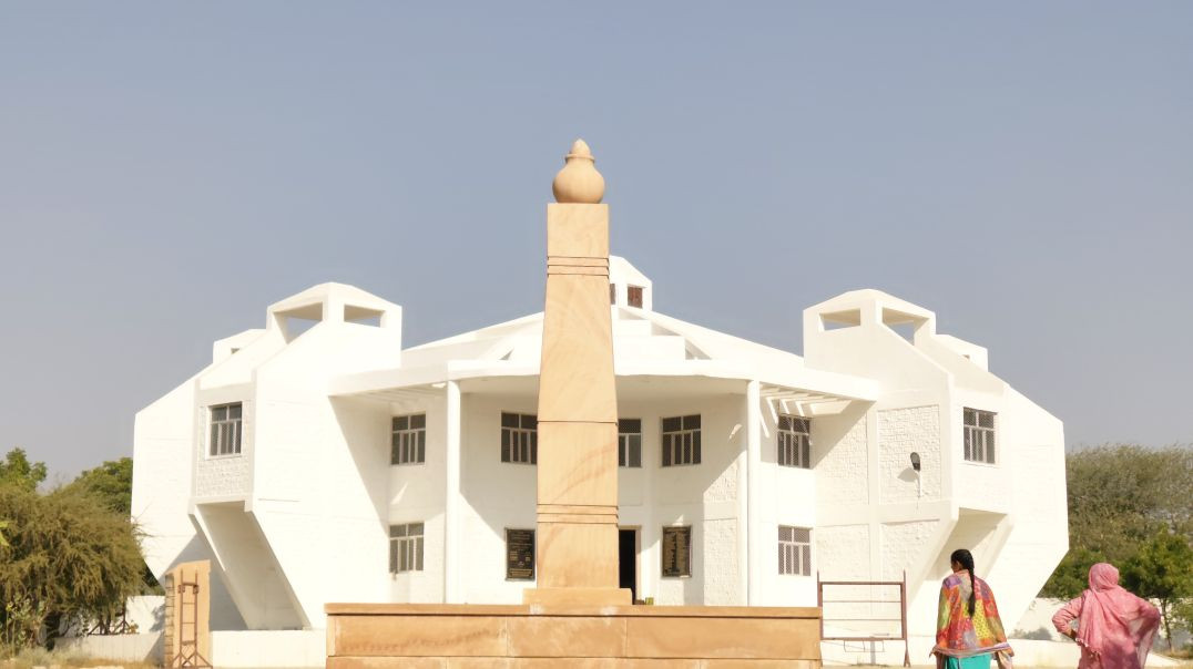 ⁣Tata hariar EV on road