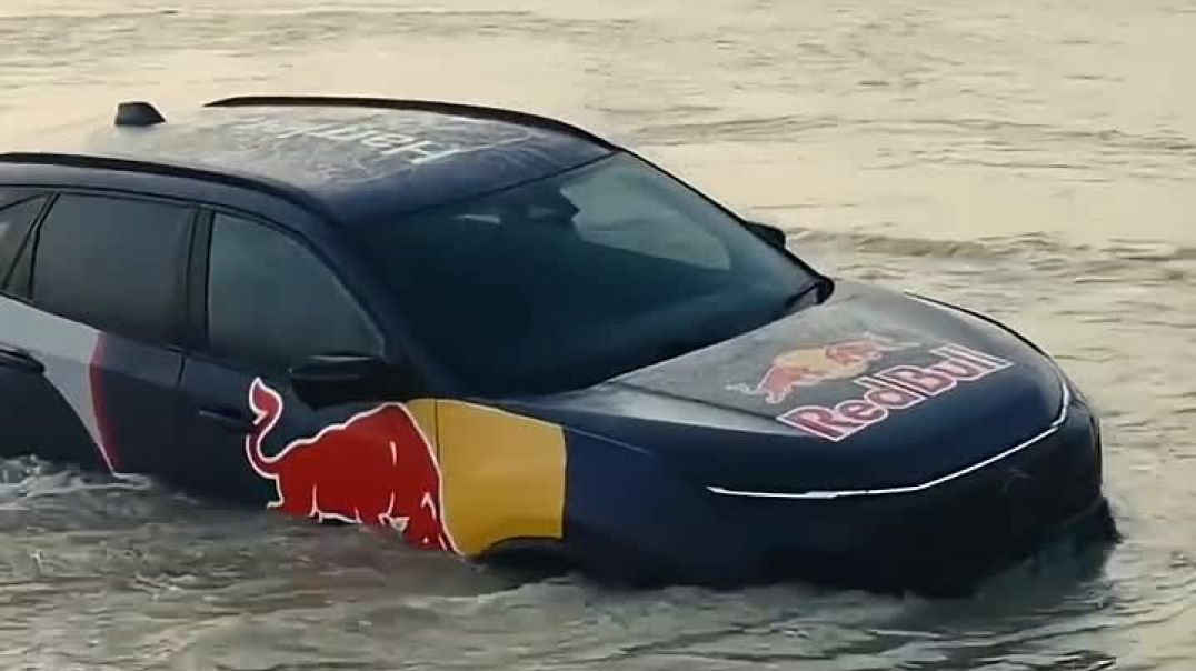 Tata_EV_Ko_Itne_Paani_Mein_Chalaya!_Water_Test_Leak_Ne_सबको_हिला_दिया_🚗💧