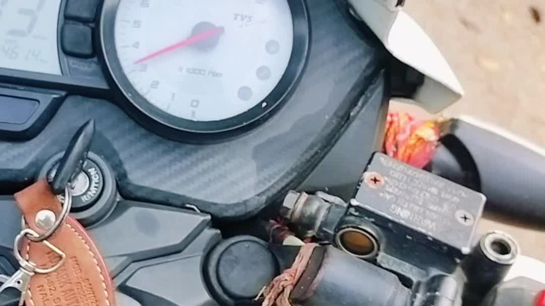 ⁣Bike riding moto vlogging