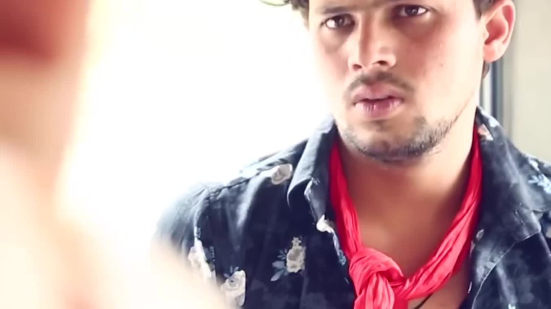 ⁣Police ki pakad se bhage pagal chor trending round1766601223574_All_Video_Downloader