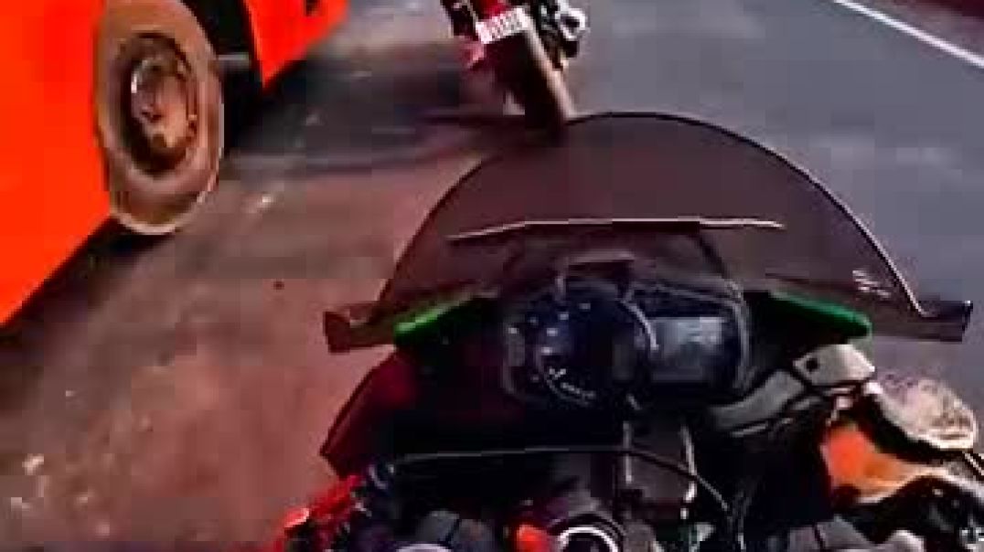 ⁣Ninja_Zx6r_Z900_Hyper_Ride_🔥🚀#shorts_#ytshorts_#z900_#bikereelsb#trendingreels_#biker_#rider_#zx10r(