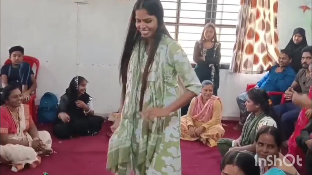 ⁣Preyar hall Main isu ki Prathna ke baad Gift destination