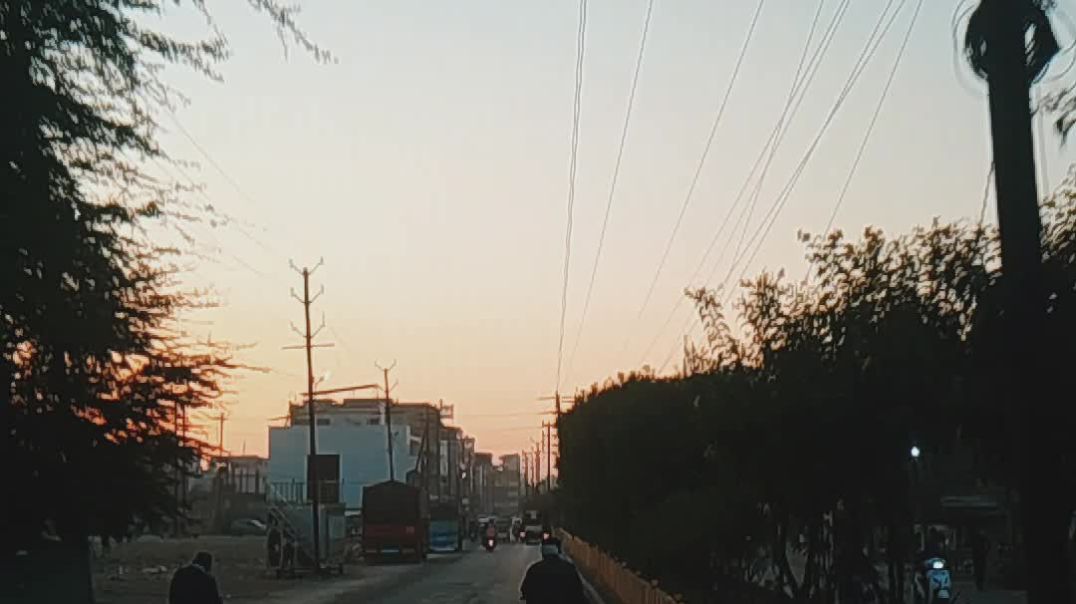 ⁣“Jabalpur ki sadkon par kohra… aur dil par yaadein.”