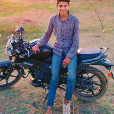 113699561768684240293 