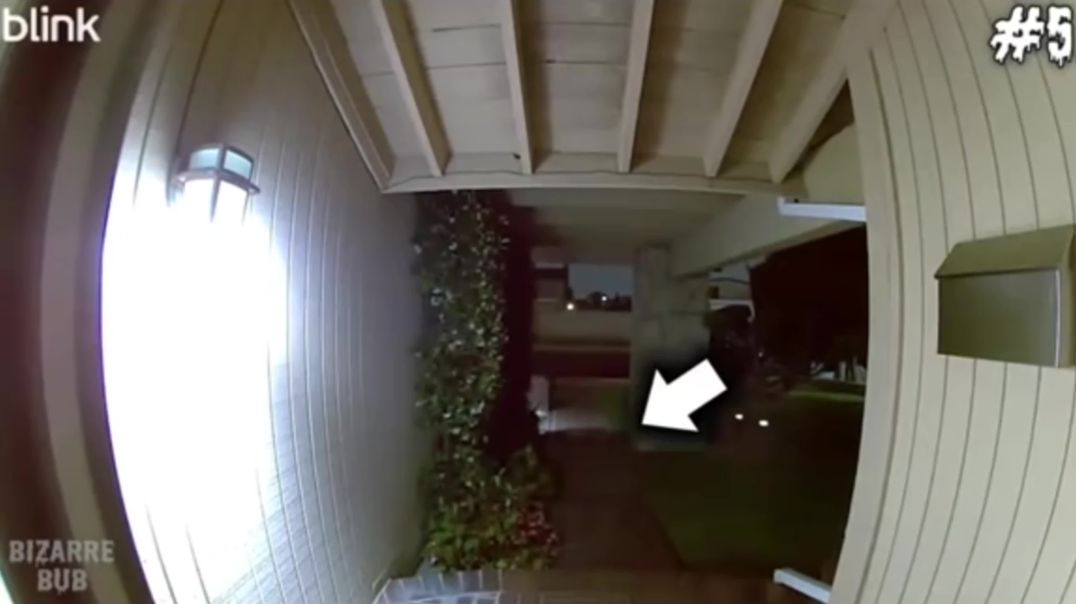 ⁣Ghar ke bahar cctv me dikh gaya Bhoot #ghost #horror