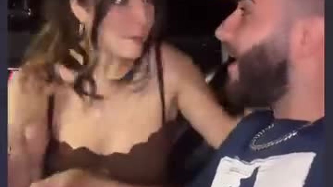 Eyes up here, please 🤩👀❤️ . . . . . . . .