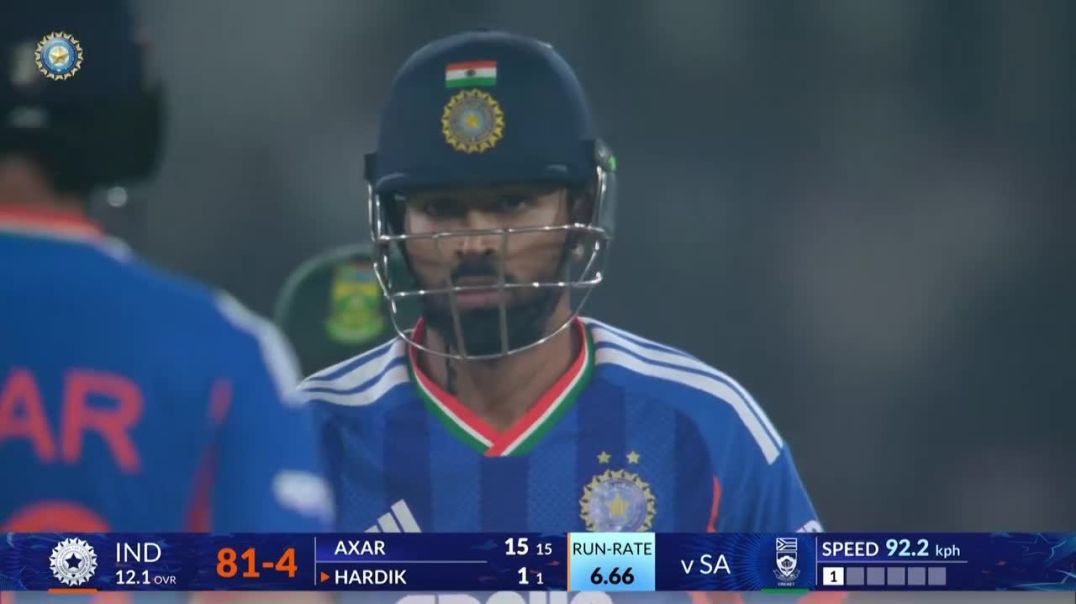 ⁣indiancricketteam MAXIMUMS x 2!  Hardik Pandya announces his arrival to the crease in style  #TeamIn