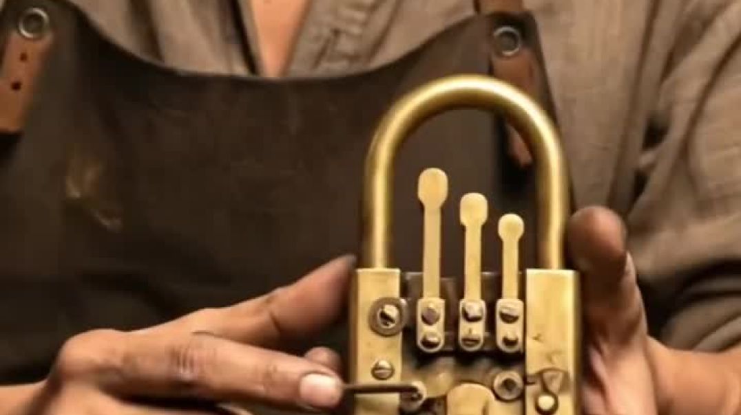 ⁣"India ke purane ताले... simple nahi थे. Ye ek पूरा science थे. Aaj ke locks bhi competition na