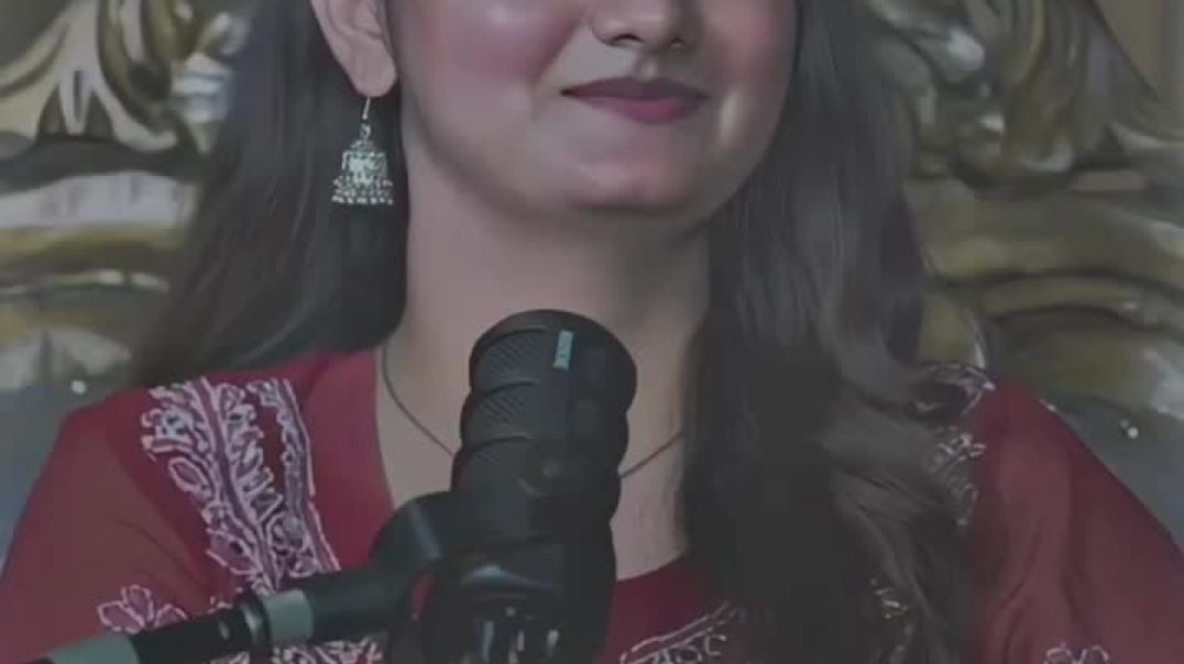 ⁣日本利用压电瓷砖将脚步转化为电能。这些瓷砖捕捉来自你脚步的动能