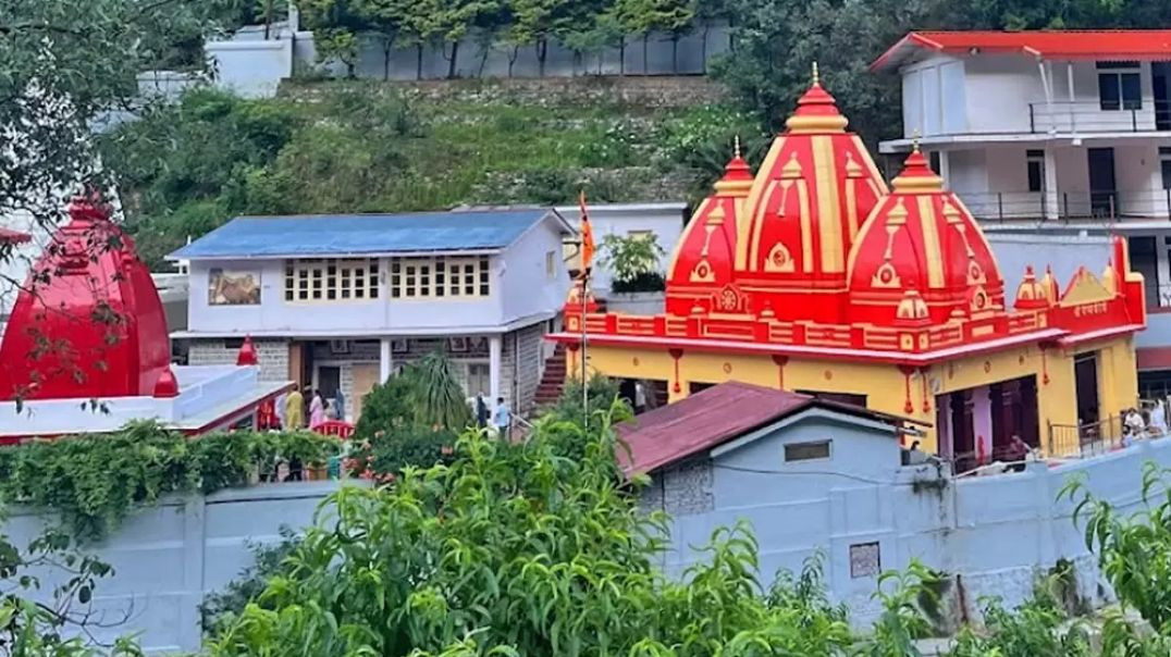 ⁣Pushkar dhaam mandir par jate huye