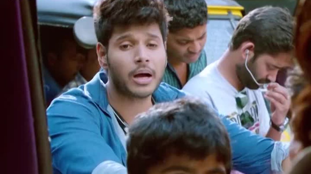 ⁣हीरो ने हिरोइन के लिए पिंजरे में से कबूतरों को उड़ा दिया | Etertainment Video