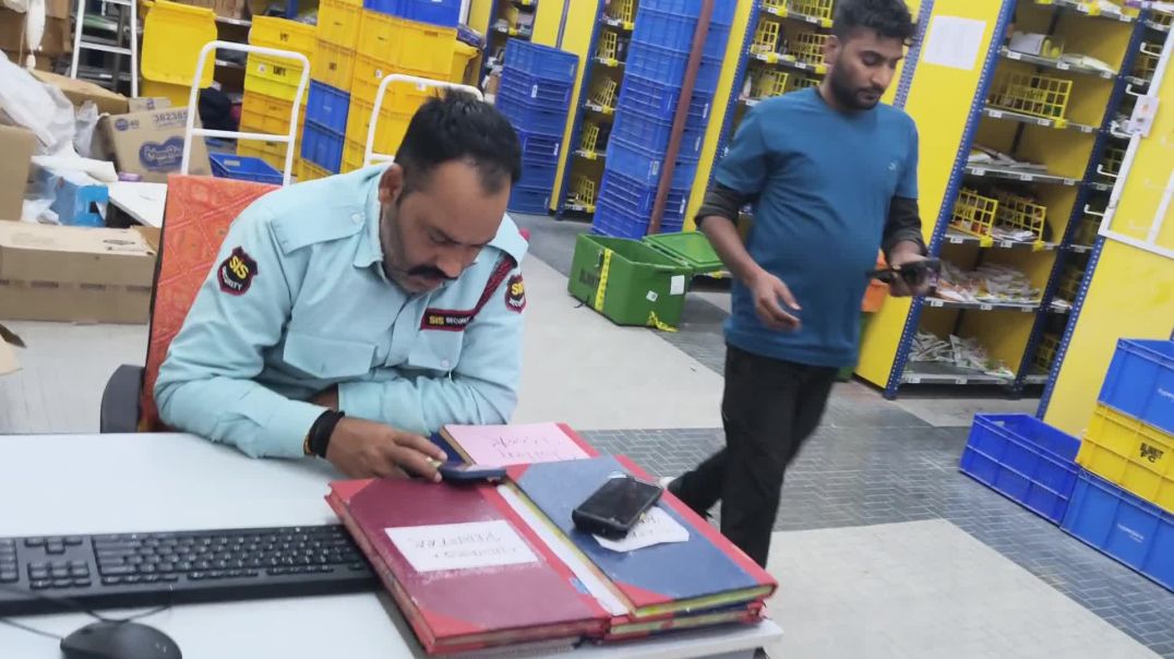 ⁣HOME 🏠 गार्ड NO 😬 entry 🚫 to store