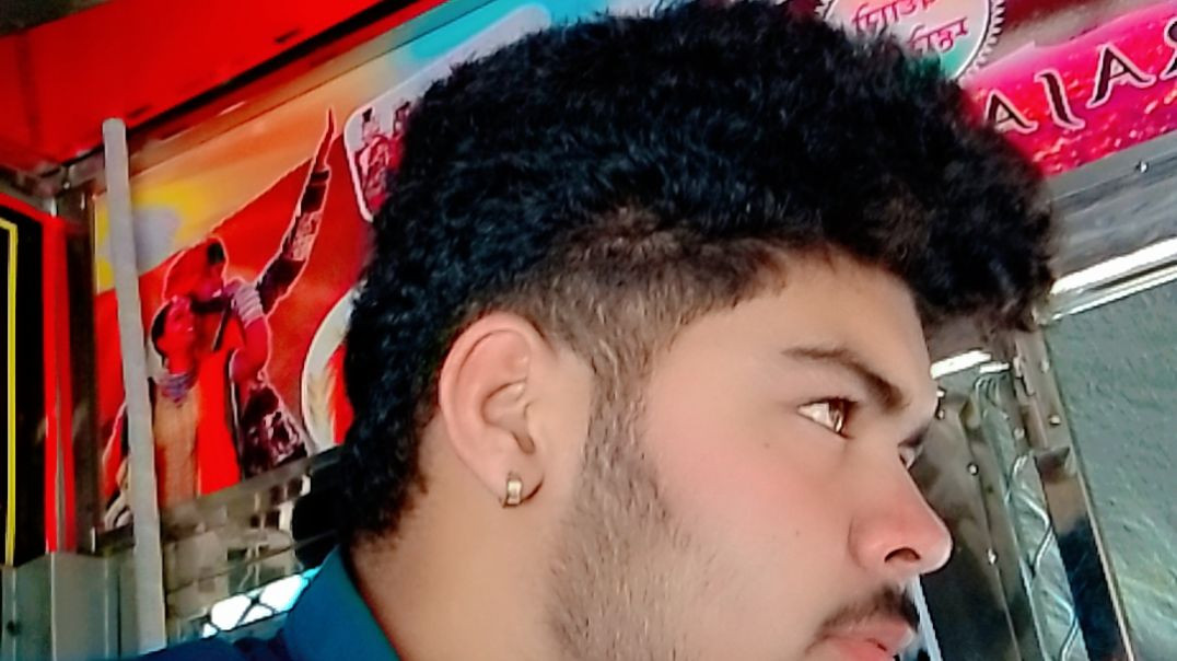 ⁣chutiye ko lga selfie lunga😜#explorepage #viral #reelsvideo